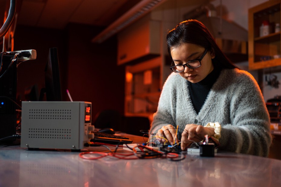 University of the Pacific bioengineering student in the lab